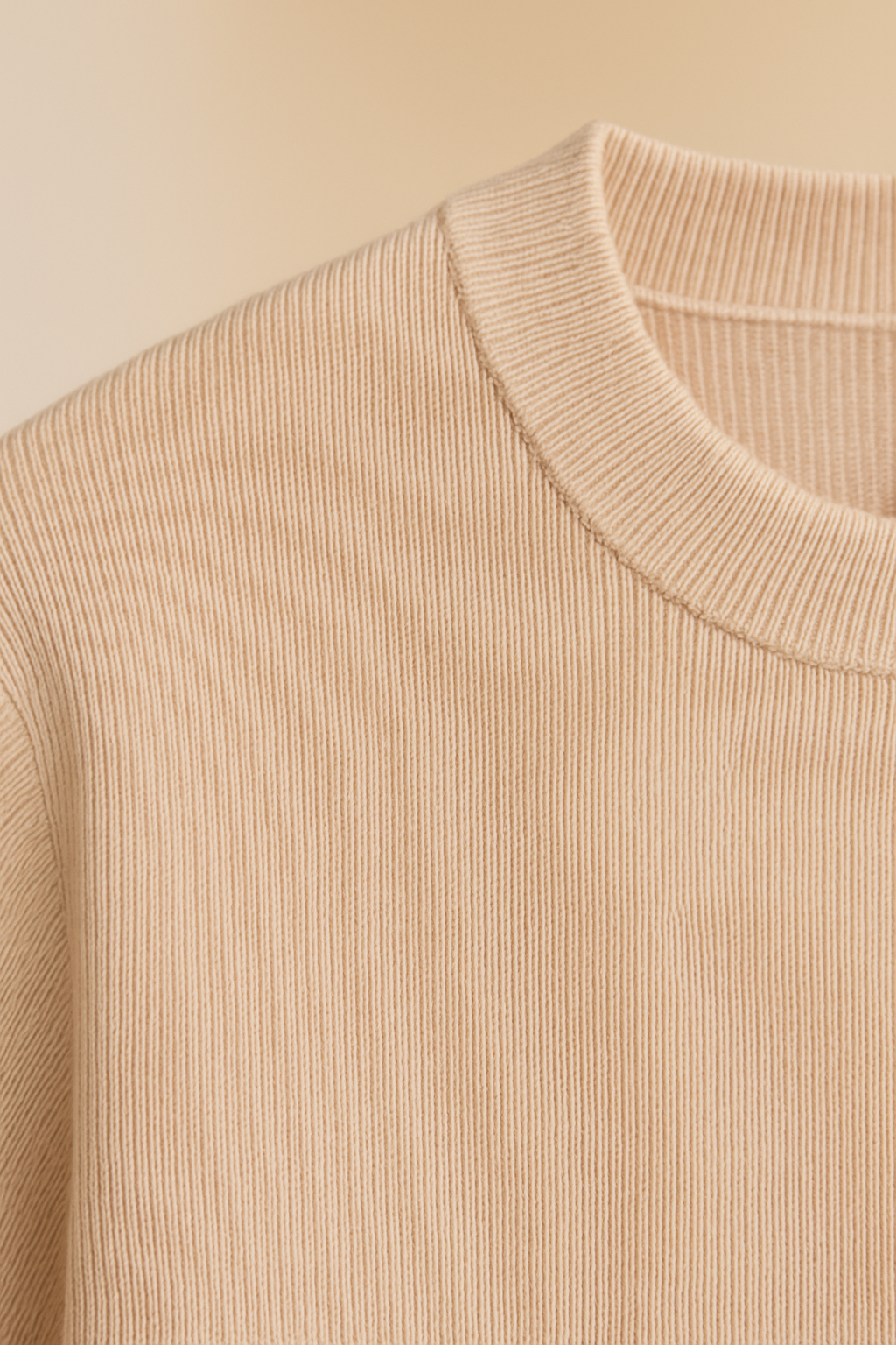 Sandstone-Beige knitted t-shirt